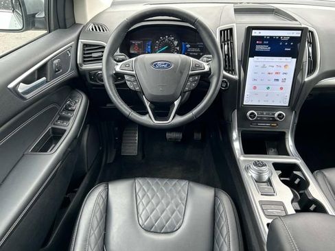 Used 2024 Ford Edge Titanium image 9