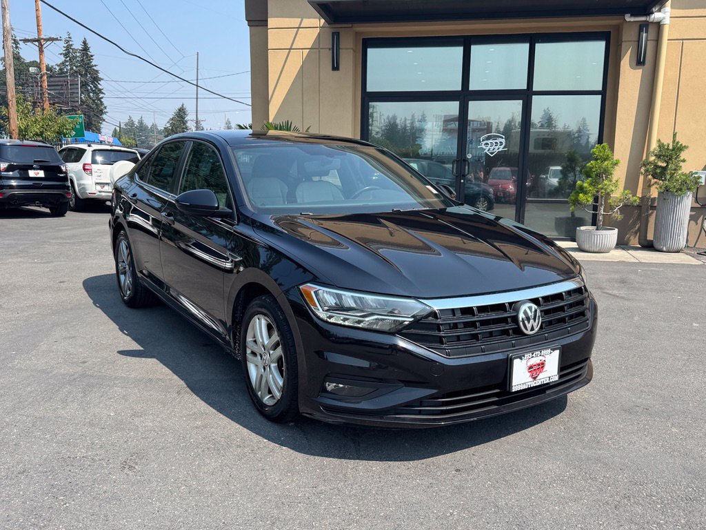 Used 2020 Volkswagen Jetta R-Line w/ R-Line Cold Weather Package FWD image 1