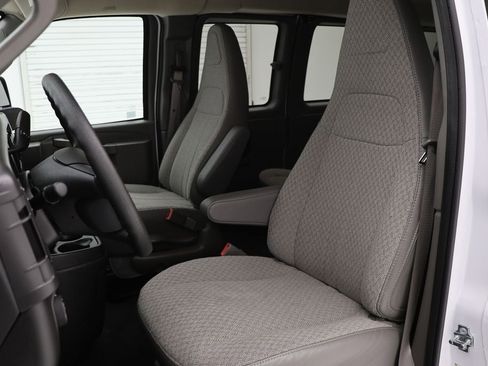 Used 2025 Chevrolet Express 3500 LT w/ LT Preferred Equipment Group image 15