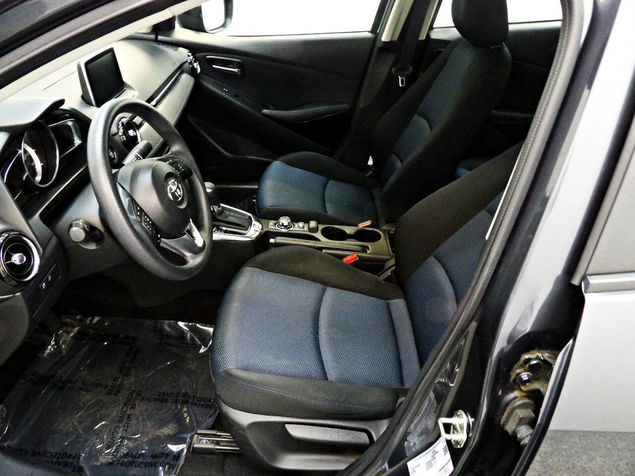 Used 2017 Toyota Yaris iA FWD image 8