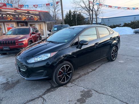 Used 2019 Ford Fiesta SE w/ Cold Weather Package image 3
