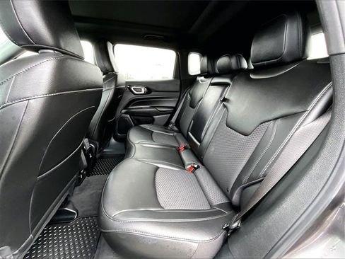 Used 2022 Jeep Compass Altitude w/ Sun and Sound Group image 15