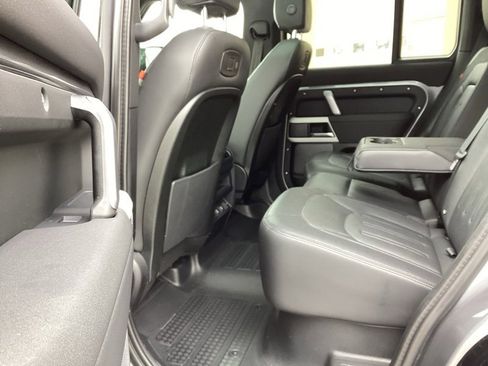 Used 2022 Land Rover Defender 110 X-Dynamic SE image 23