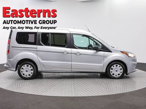 Used 2021 Ford Transit Connect XLT FWD image 4