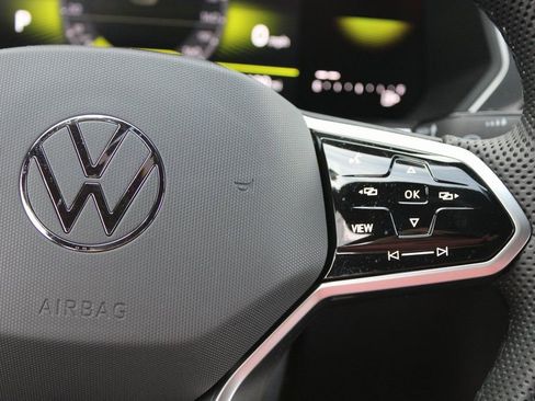 Certified 2024 Volkswagen Tiguan SE R-Line image 13