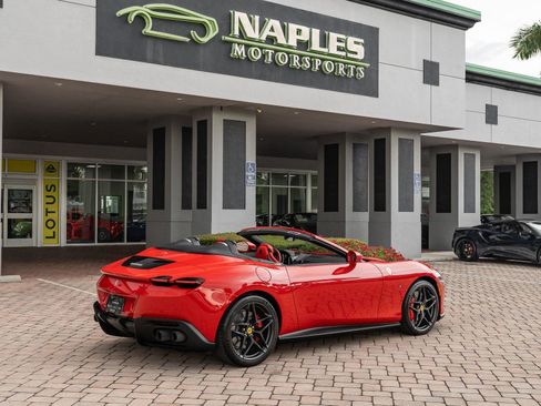 Used 2024 Ferrari Roma Spider RWD image 33