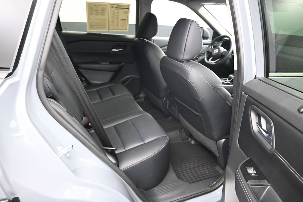 Used 2024 Nissan Rogue SL w/ SL Premium Package FWD image 26