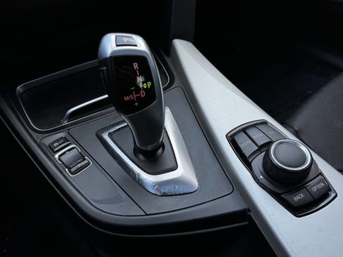 Used 2016 BMW 320i Sedan image 19