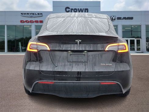 Used 2022 Tesla Model Y Performance image 5