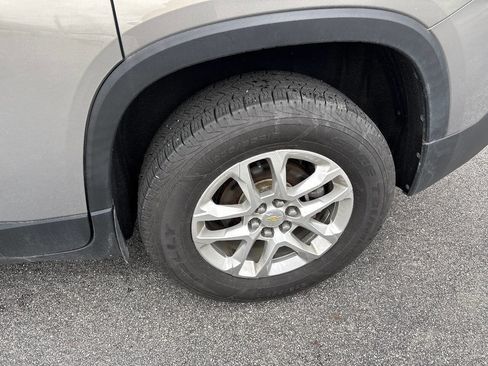 Used 2019 Chevrolet Traverse LT FWD image 28