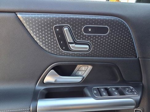 Used 2025 Mercedes-Benz GLA 250 4MATIC image 14