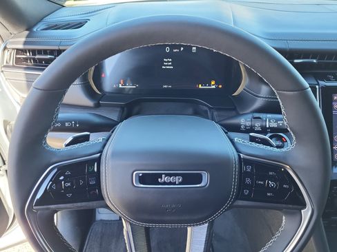 New 2025 Jeep Grand Cherokee Overland w/ Luxury Tech Group IV image 10