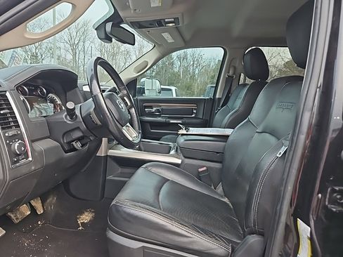 Used 2016 RAM 3500 Laramie image 16