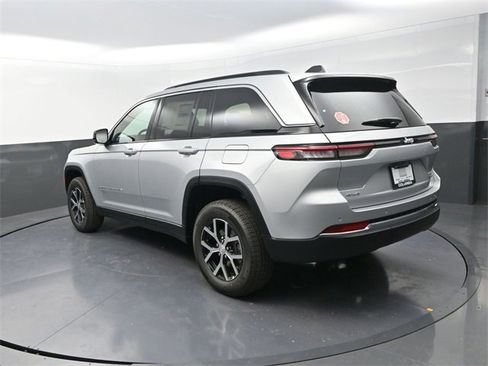 New 2025 Jeep Grand Cherokee Limited image 5