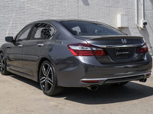 Used 2016 Honda Accord Sport image 9