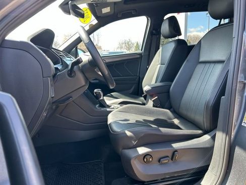 Used 2022 Volkswagen Tiguan SE R-Line image 29