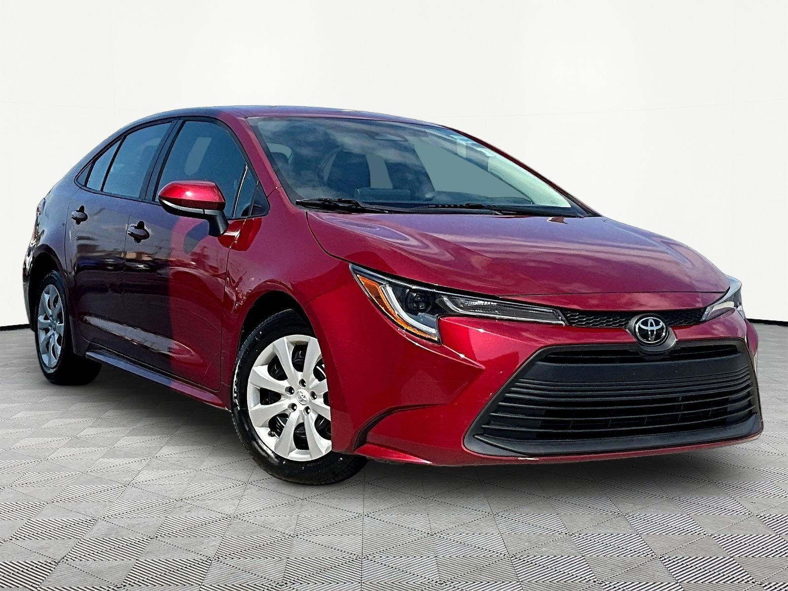 Used 2023 Toyota Corolla LE FWD image 3