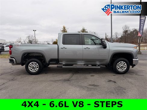 Used 2024 Chevrolet Silverado 2500 LT image 3