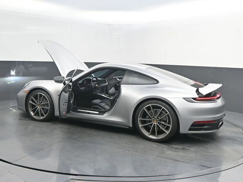 Used 2022 Porsche 911 Carrera image 34