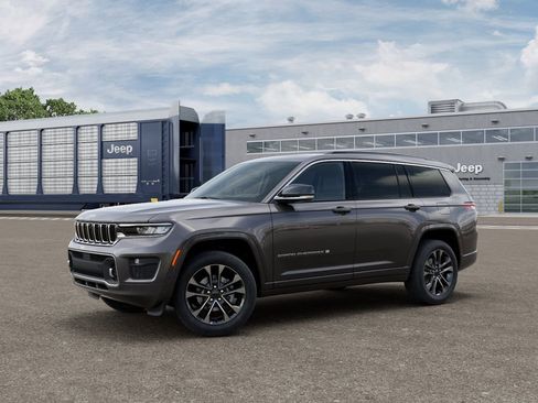 New 2025 Jeep Grand Cherokee L Overland w/ Advanced Protech Group III AWD/4WD image 2