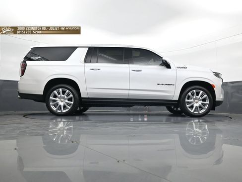 Used 2024 Chevrolet Suburban High Country AWD/4WD image 25