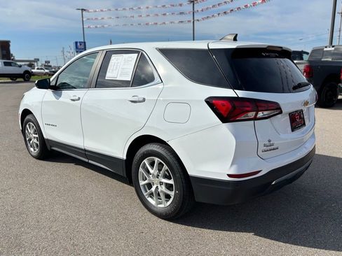 Used 2023 Chevrolet Equinox LT image 3
