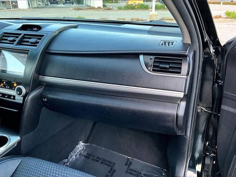 Used 2014 Toyota Camry SE image 26