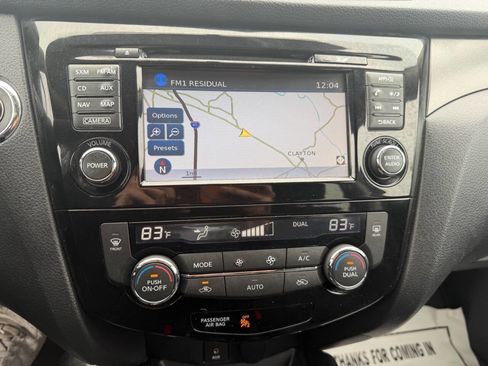 Used 2016 Nissan Rogue SV w/ SV Premium Package FWD image 16