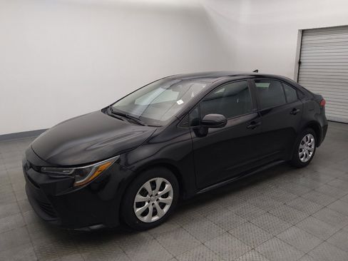 Used 2024 Toyota Corolla LE FWD image 2