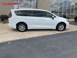 Used 2023 Chrysler Voyager LX image 4