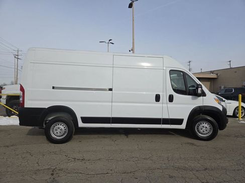 Used 2024 RAM ProMaster 2500 image 12