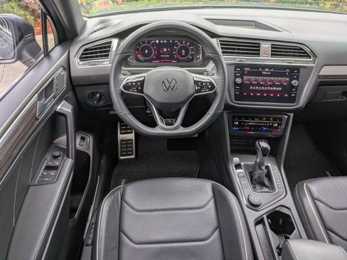 Used 2022 Volkswagen Tiguan SEL R-Line AWD/4WD image 17