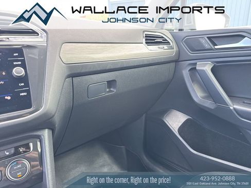 Used 2020 Volkswagen Tiguan SE w/ Panoramic Sunroof Package AWD/4WD image 22