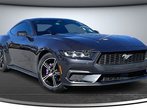 Used 2024 Ford Mustang Premium image 3