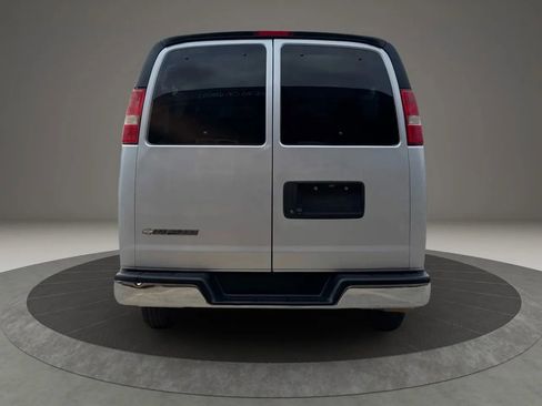 Used 2017 Chevrolet Express 3500 LT w/ LT Preferred Equipment Group image 7