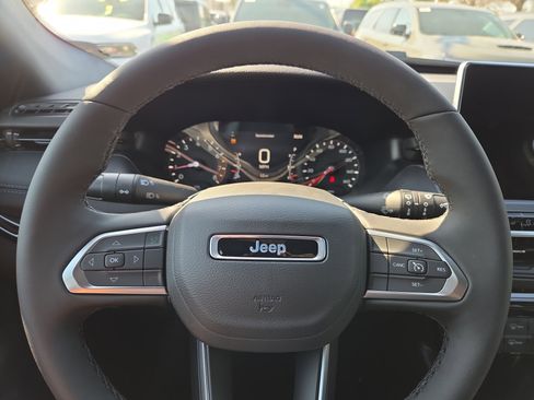 New 2026 Jeep Compass Latitude image 8