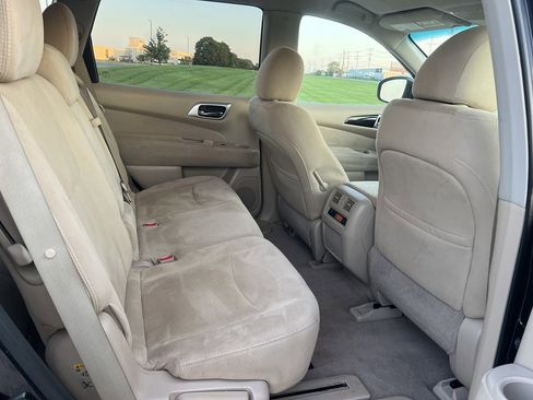 Used 2014 Nissan Pathfinder S image 13