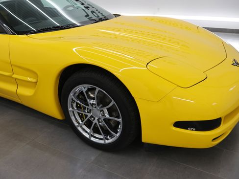 Used 2000 Chevrolet Corvette Convertible w/ Memory Pkg RWD image 19