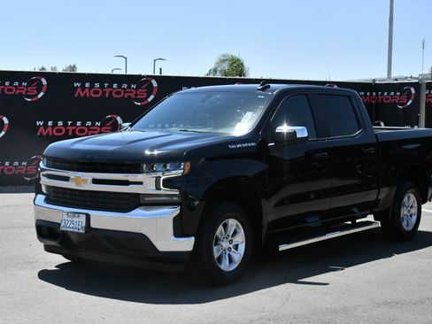 Used 2022 Chevrolet Silverado 1500 LT RWD image 3