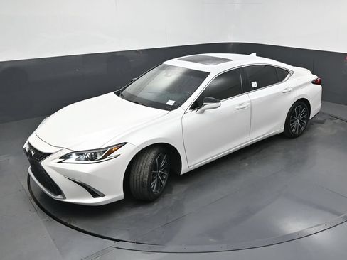 Used 2023 Lexus ES 350 w/ Premium Package FWD image 32