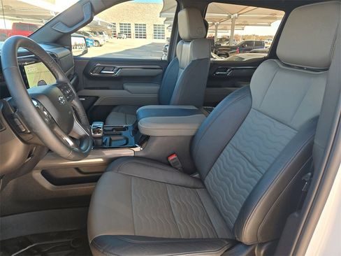Used 2025 Chevrolet Silverado 1500 ZR2 image 26