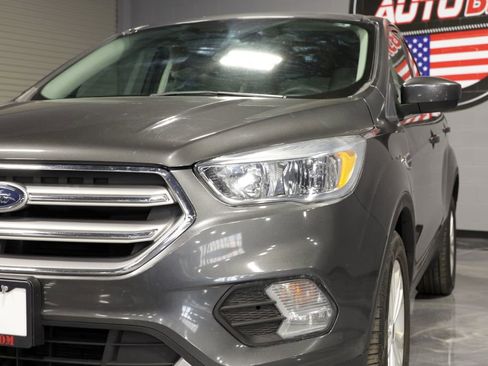Used 2017 Ford Escape SE w/ SE Cold Weather Package AWD/4WD image 29