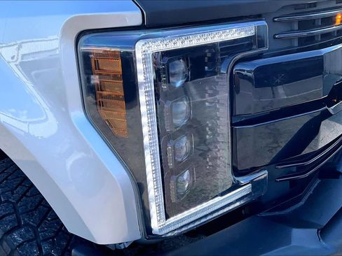 Used 2019 Ford F250 Lariat w/ Lariat Ultimate Package AWD/4WD image 27