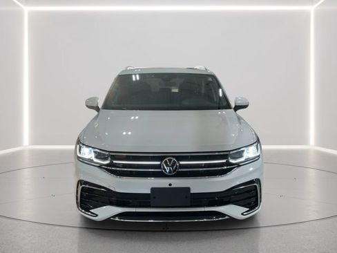 Certified 2023 Volkswagen Tiguan SEL R-Line AWD/4WD image 9
