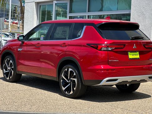 New 2025 Mitsubishi Outlander SE image 6