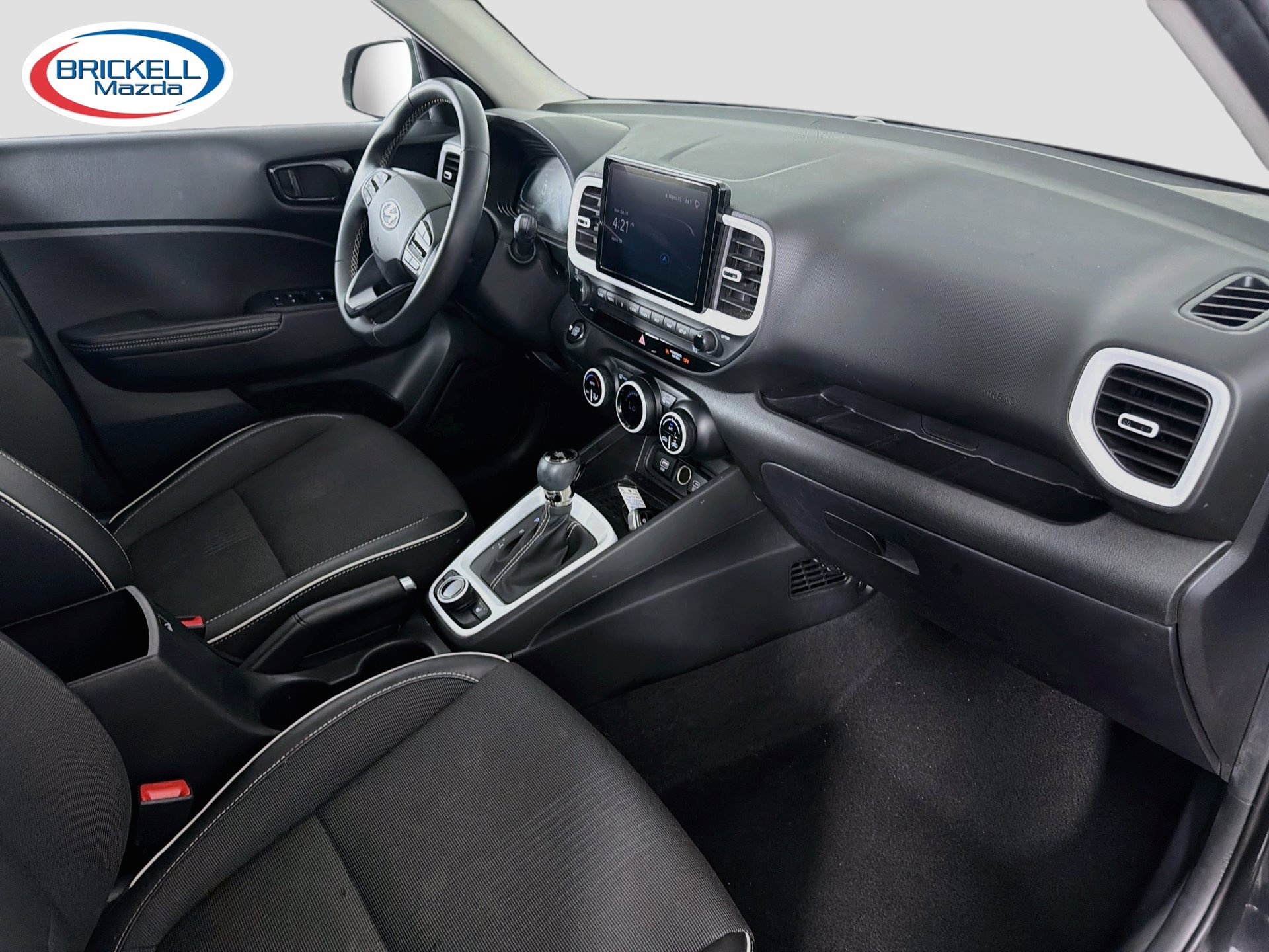 Used 2024 Hyundai Venue Limited FWD image 14