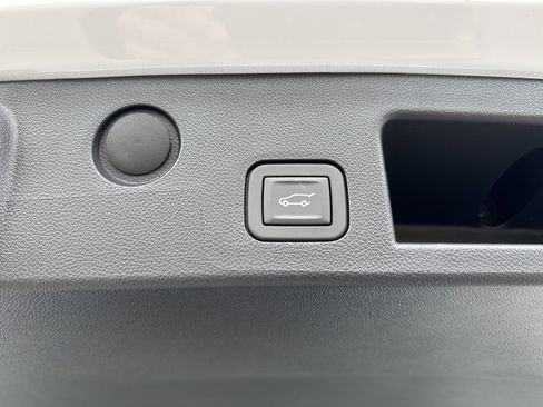 New 2026 GMC Terrain Denali w/ LPO, Floor Liner Package image 35