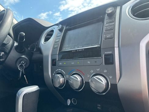 Used 2017 Toyota Tundra SR5 w/ SR5 Upgrade Package RWD image 28