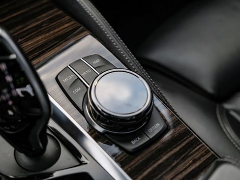 Used 2018 BMW 540i xDrive w/ M Sport Package image 27