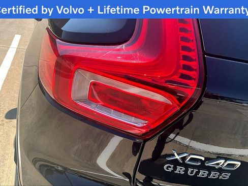 Used 2022 Volvo XC40 T5 Momentum image 39